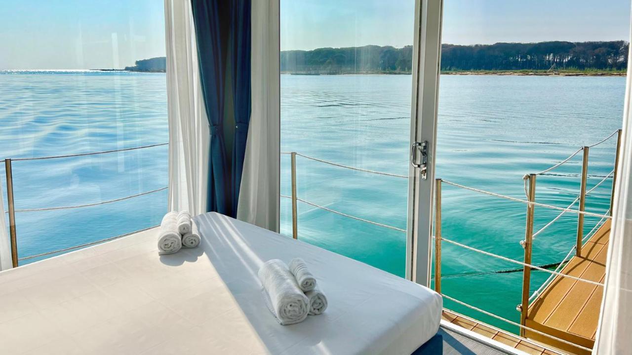 Marina Uno Floating Resort Lignano Sabbiadoro Exterior photo