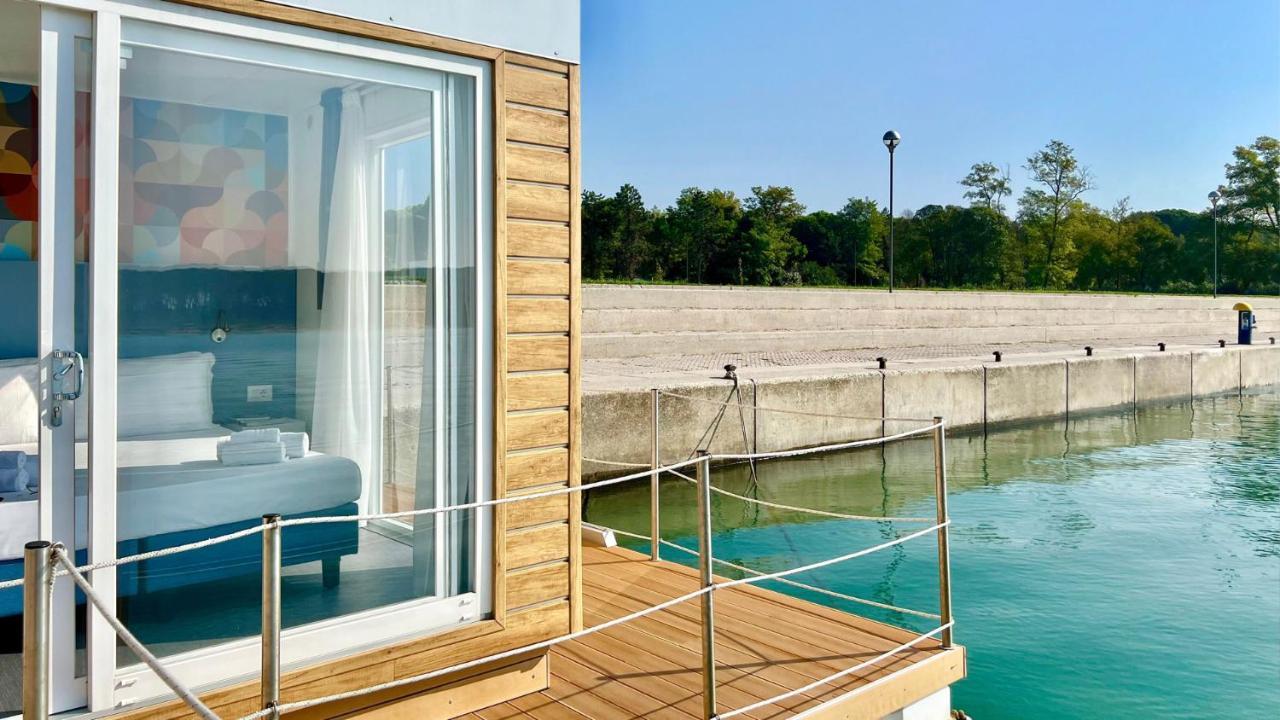 Marina Uno Floating Resort Lignano Sabbiadoro Exterior photo