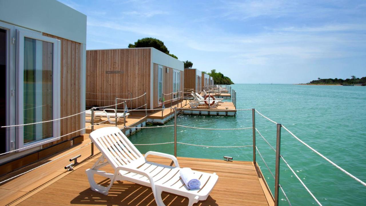 Marina Uno Floating Resort Lignano Sabbiadoro Exterior photo