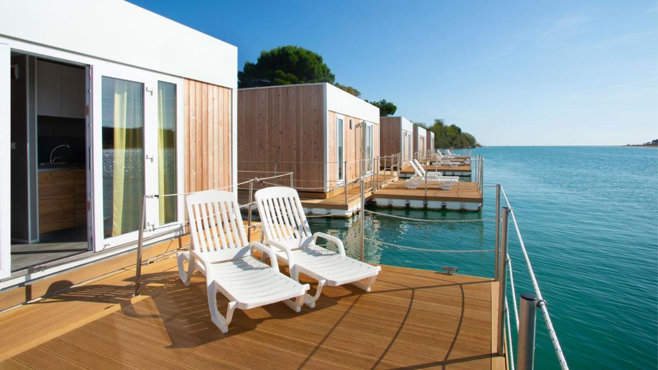 Marina Uno Floating Resort Lignano Sabbiadoro Exterior photo