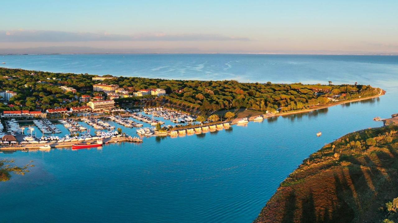 Marina Uno Floating Resort Lignano Sabbiadoro Exterior photo