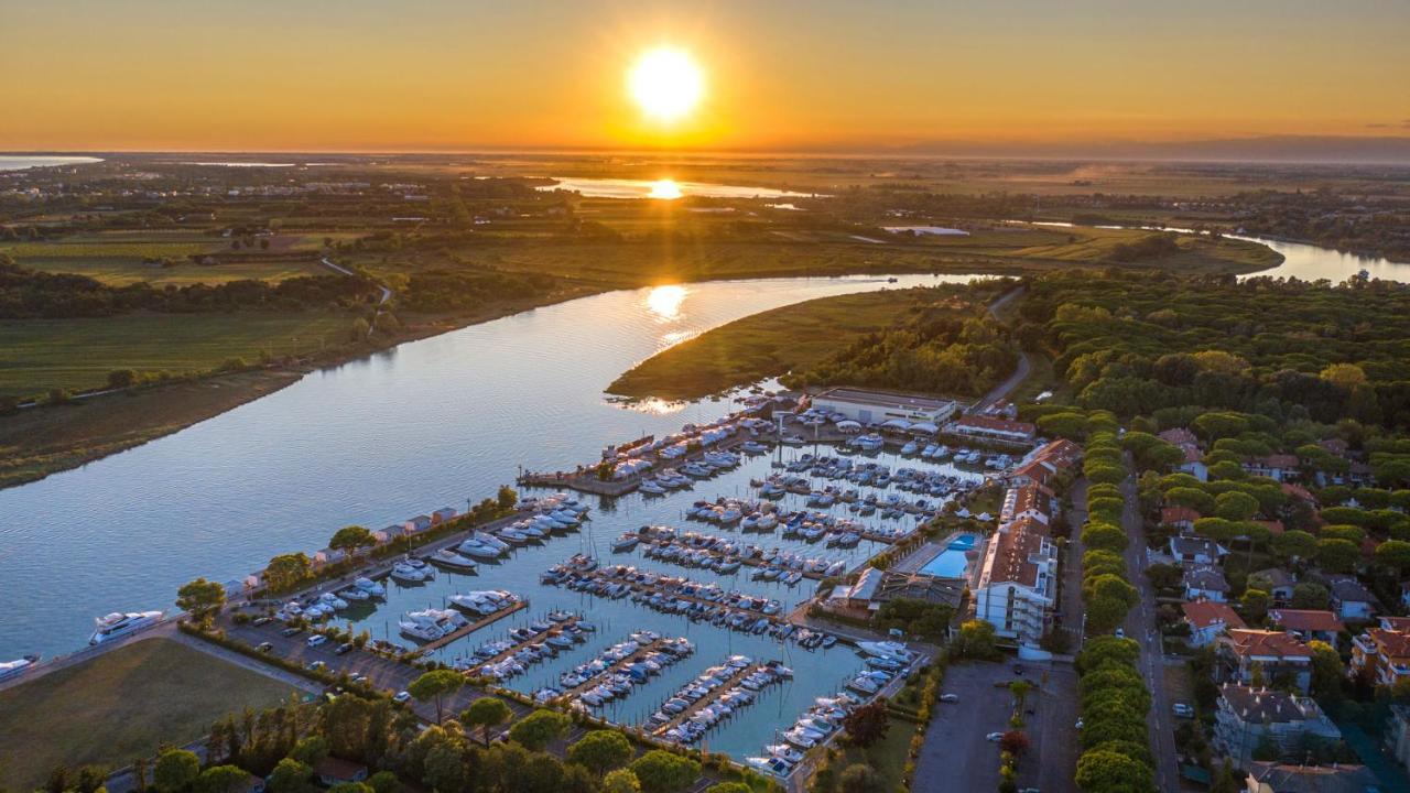 Marina Uno Floating Resort Lignano Sabbiadoro Exterior photo