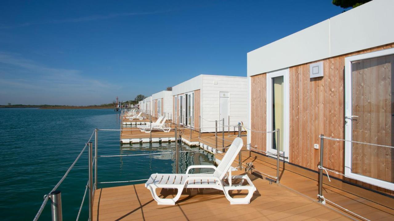 Marina Uno Floating Resort Lignano Sabbiadoro Exterior photo